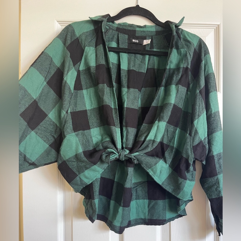 Green plaid cropped flannel